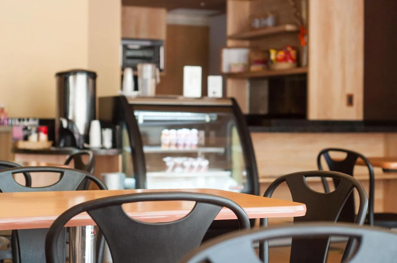 Ibeurohotel Guadalajara Expo فندق