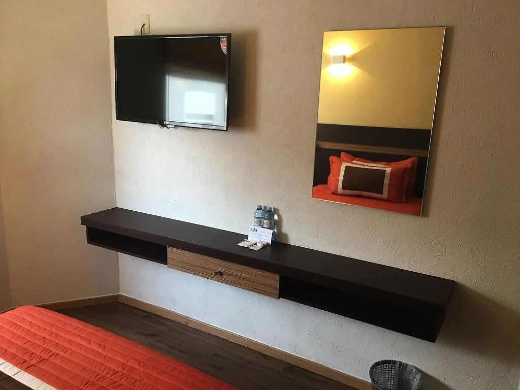 Ibeurohotel Guadalajara Expo 3*,  المكسيك